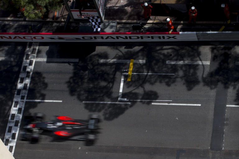 Alonso megint villant a McLarennel: kisebb pofon Buttonnak Monacóban