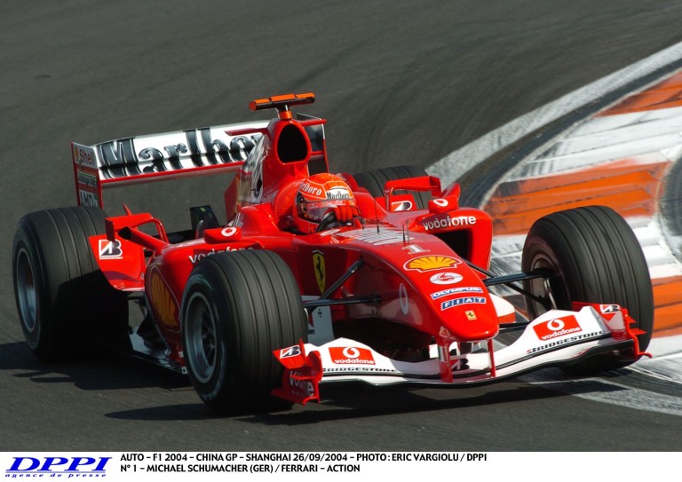 Schumacher megpördül, aztán ismét támad: Kínai Nagydíj 2004