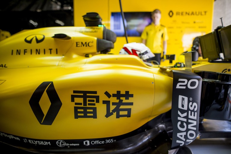 Magnussent rendesen betalálták a McLaren-rajongók