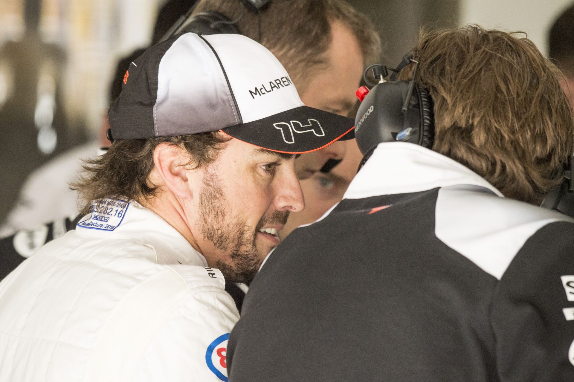 A McLaren mindenképpen hosszabbítani akar Alonsóval, aki Európában egy átépített autóval fog versenyezni