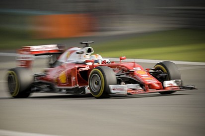 ÉLŐ F1-ES MŰSOR: Vettel kivégezte Kimi versenyét, és még neki állt feljebb... Rosberg szárnyal!