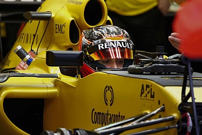 Máris kirúghatják a Renault egyik pilótáját: francia szuper-tehetség az F1-ben?