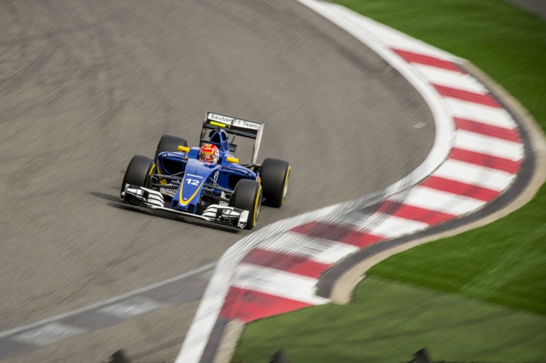 A Ferrari és a Toro Rosso segített a Saubernek, hogy eljusson Szocsiba az új alváz