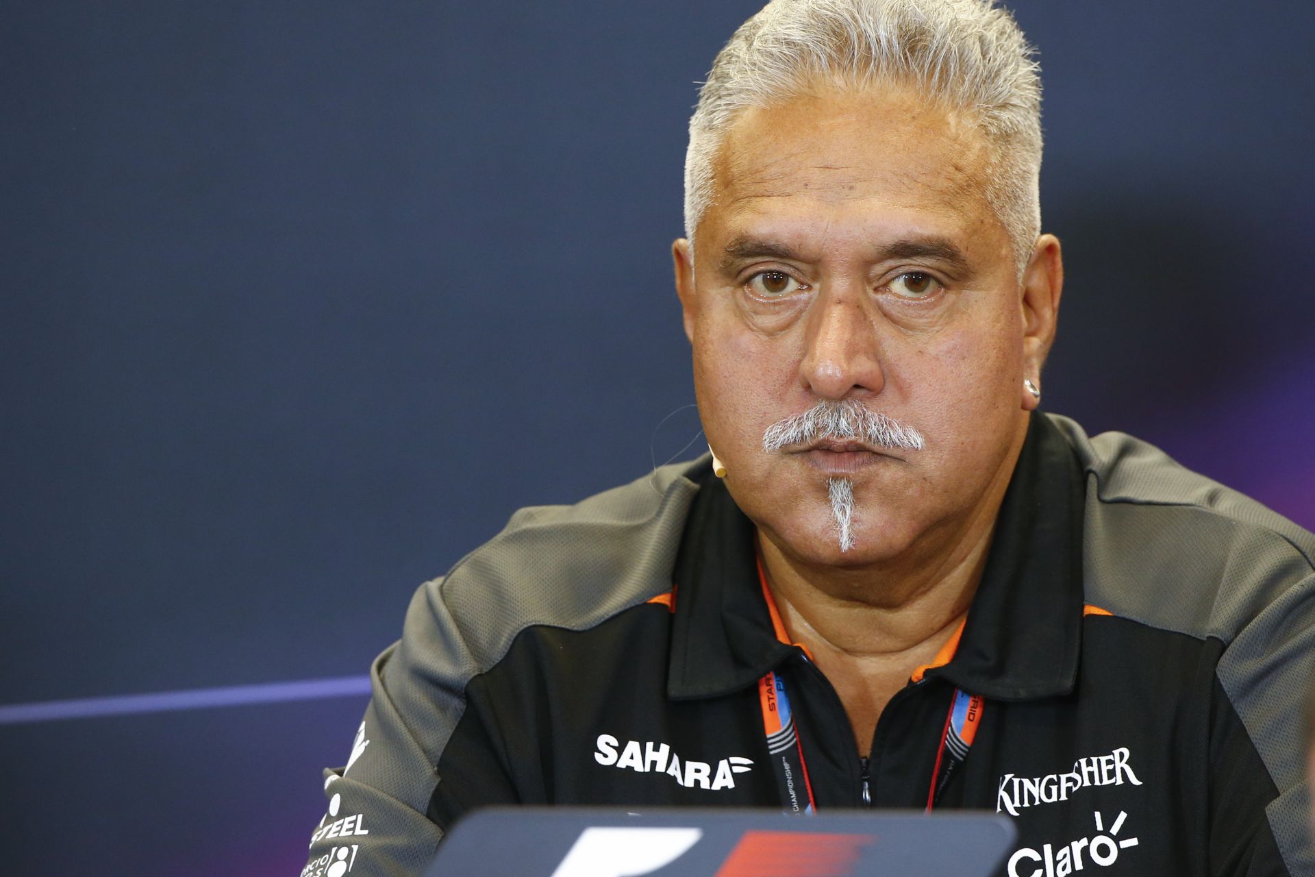 A Force India tulajdonosát lecsukhatják, de akkor egy dollárt sem látnak viszont az adósságából...