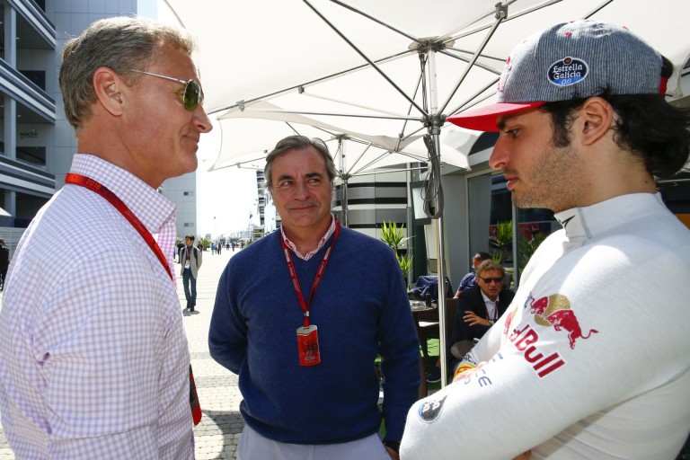 Toro Rosso: Verstappen boldog, Sainz dühös Kvyatra