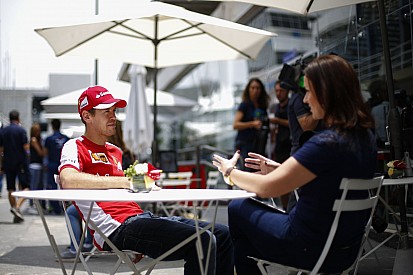 Vettel: ha látják valahol a tapadást, kérem, mondják meg neki, hogy keresem