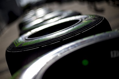 A Pirelli még több bokszkiállást tervez 2016-ra!