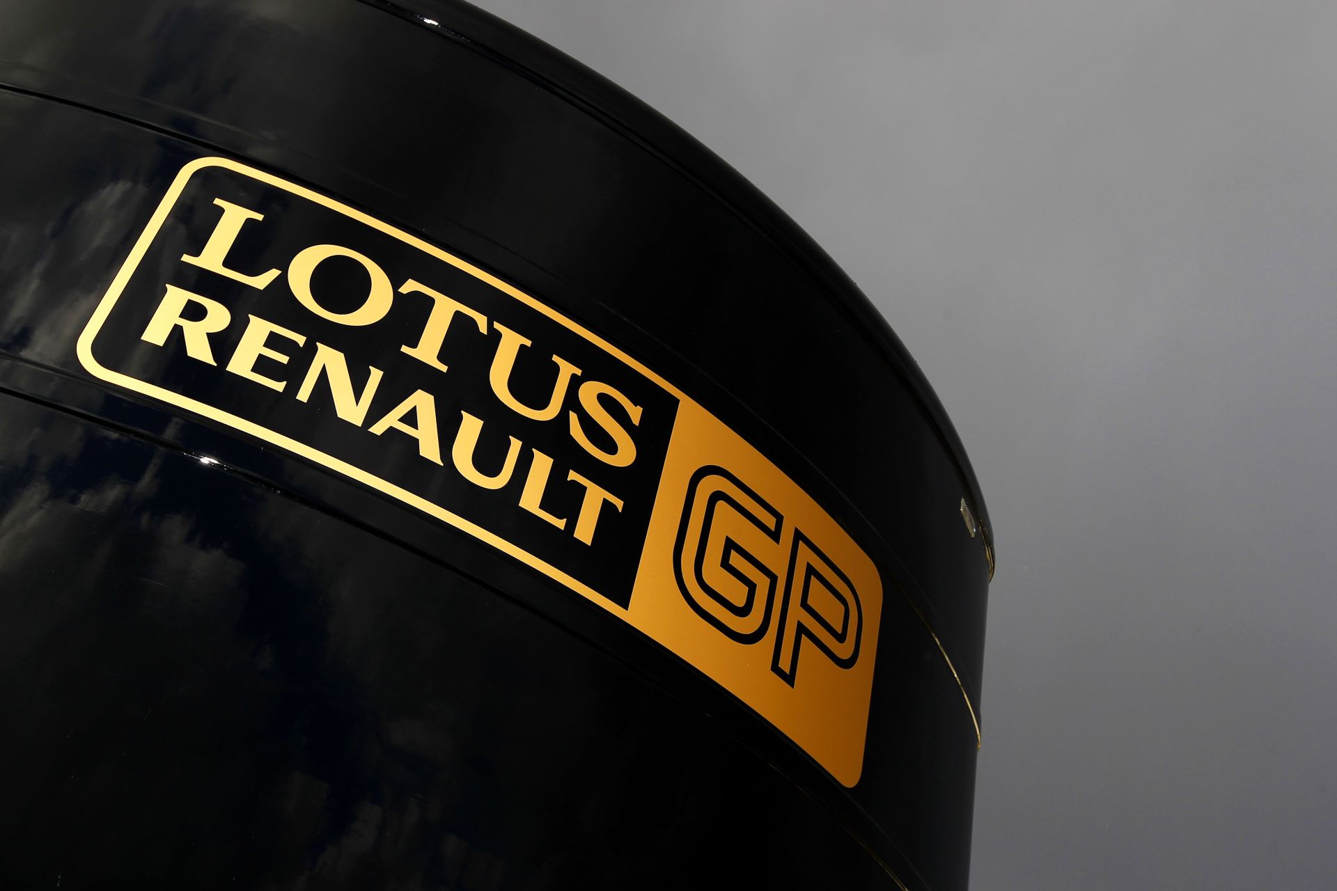 Ecclestone új ajánlatot tett: a Renault egyre közelebb a