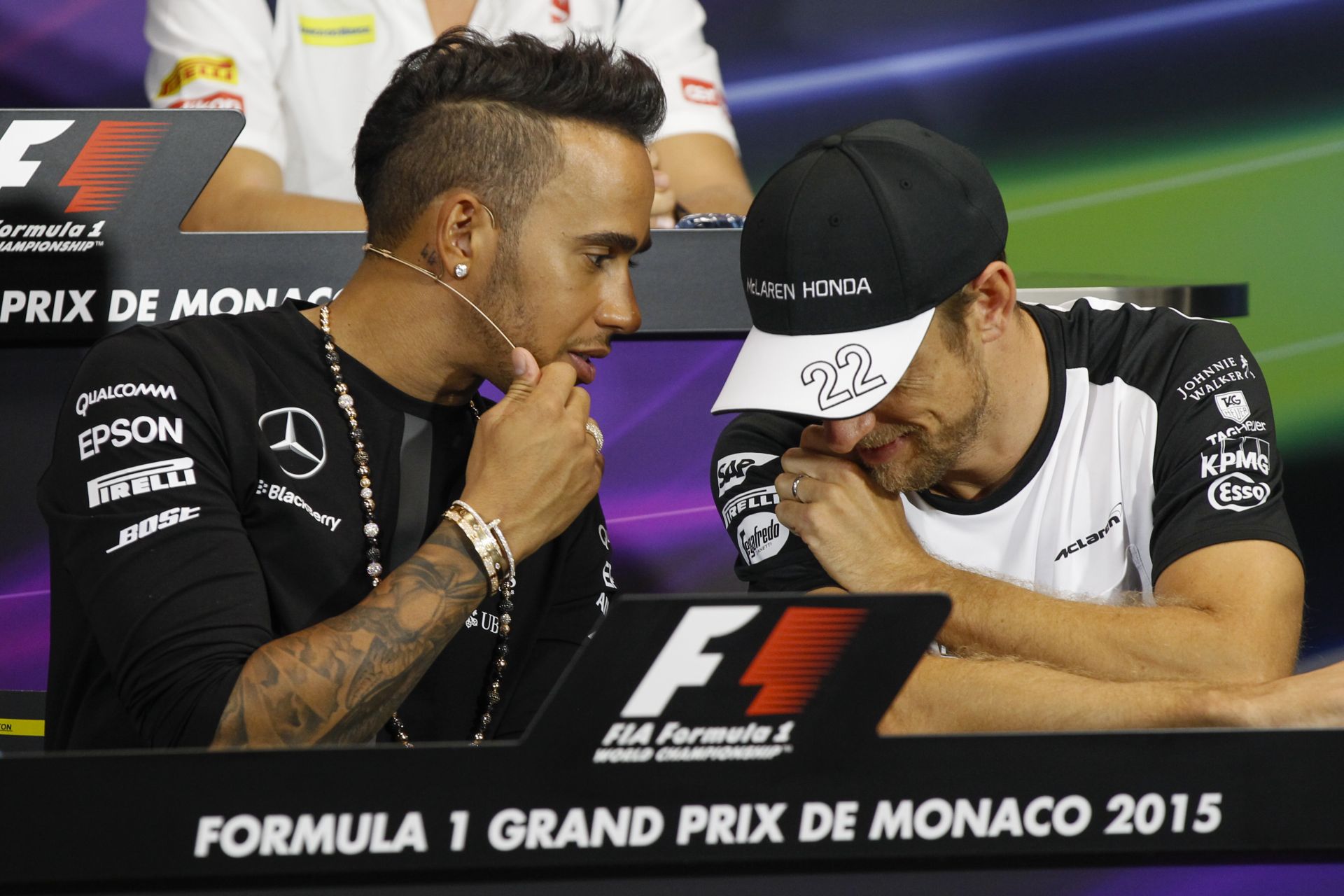 Button szerint Hamiltonnak jövőre egy szorosabb idényre lenne szüksége