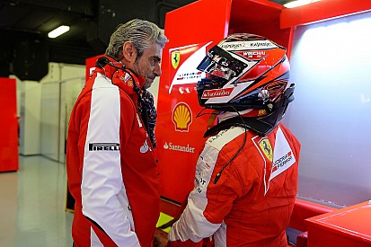 A Ferrari és Raikkönen sem akart „hülyét” csinálni magából a rajongók előtt