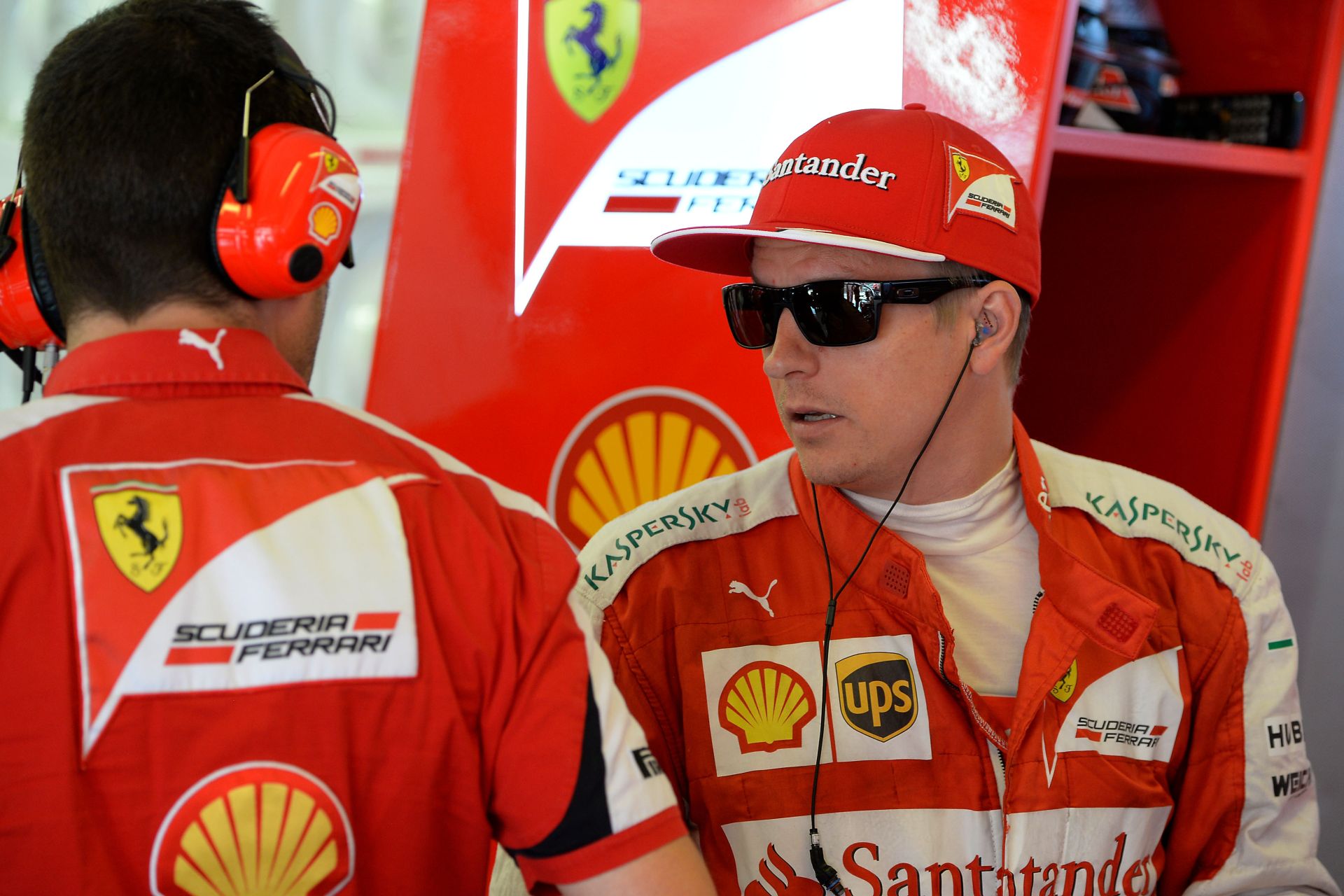 Hakkinen szerint Vettelnek fel kell kötnie a gatyáját, mert Raikkönen visszatért