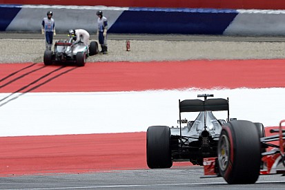 A Mercedes és a Ferrari túszul ejtették a Forma-1-et!