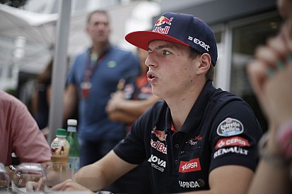 Max Verstappen pár éven belül komoly fejtörést okozhat a Red Bullnak!