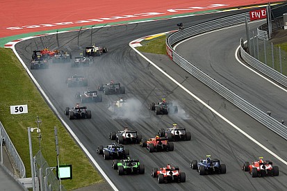 WOW! Alonso eddig 22 pozíciót hozott a futamok első köreiben!