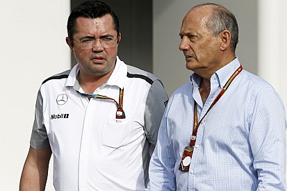 A McLaren bocsánatot kért a rajongóktól, amiért még mindig nem jelentette be a jövő évi párosát