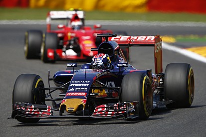 Belső kamerás nézetből Verstappen hihetetlenül kemény előzése a Belga Nagydíjról