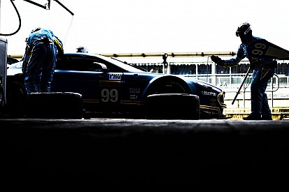 Több lehetőséget is mérlegel az Aston Martin: a Force India vagy a Williams lehet a befutó?