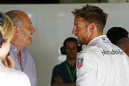 Button örömmel látja, hogy milyen szoros a dolog - Boullier őt akarja Alonso mellé