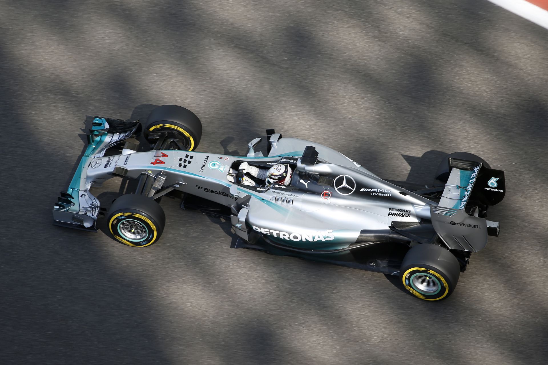 Hamilton a második edzést is megnyerte a Mercedesszel Abu Dhabiban: Rosberg tapad, Alonso alatt megint megállt a Ferrari