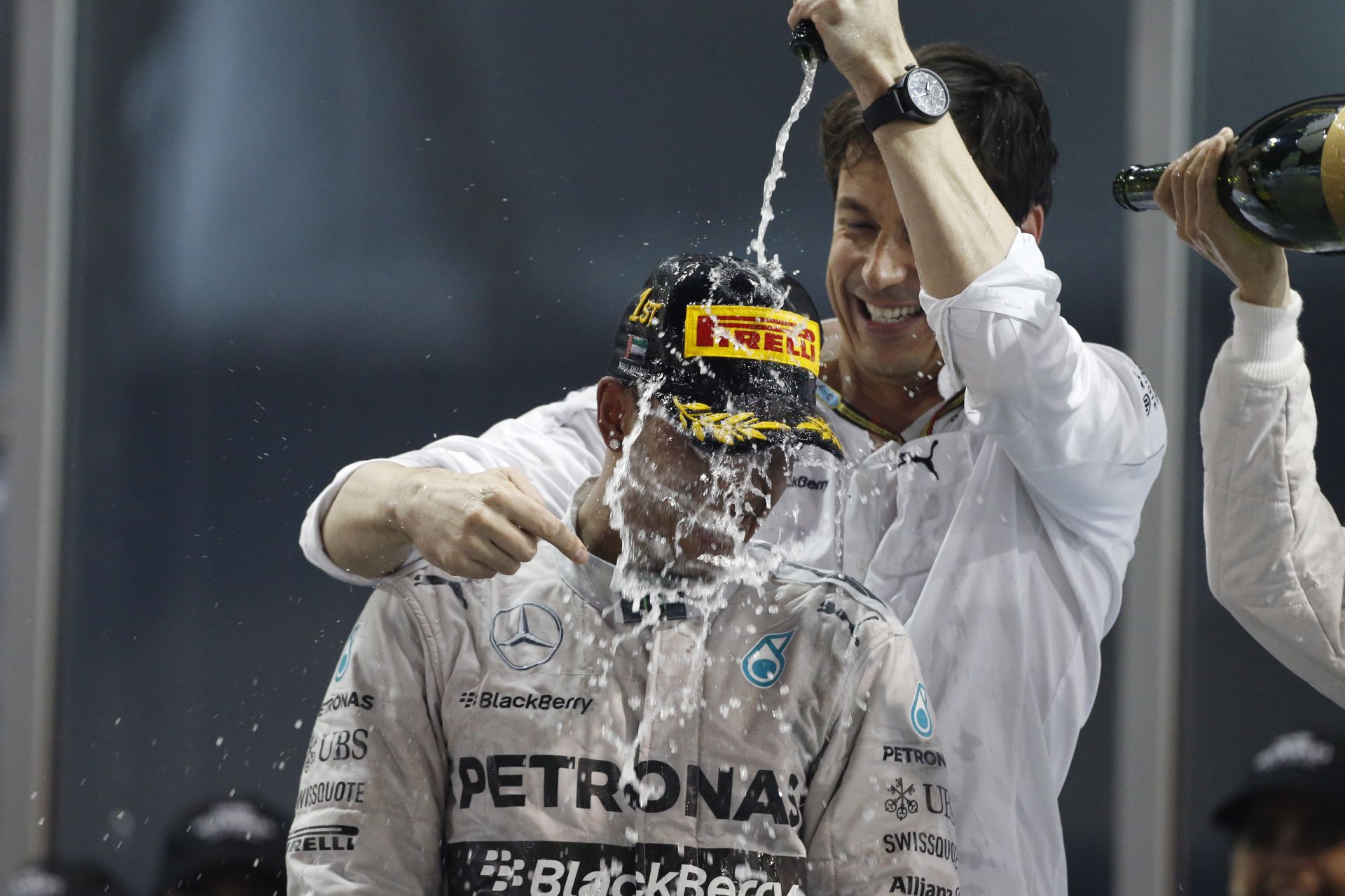 Hamilton címvédéseket akar a Mercedesnél
