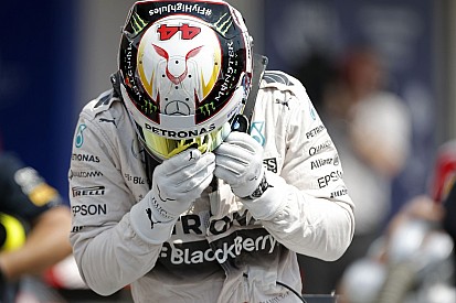 Hamilton rajtelsőségét érő köre a 30. Magyar Nagydíjról a Mercedesszel