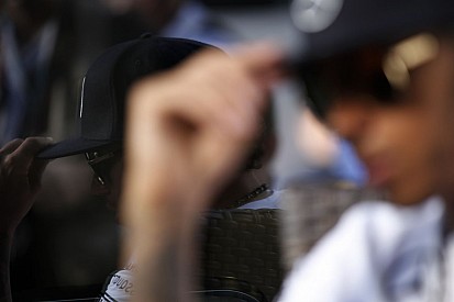Hamilton őrülten imádkozott Bianchi-ért - 9 évesen látta, amint meghal egy gokartos riválisa