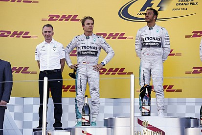 Megvan a konstruktőri cím a Mercedesnek:változik Hamilton vagy Rosberg hozzáállása?!