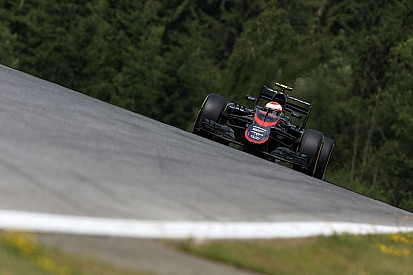 Idő előtt vége a McLaren edzésnapjának, várhatóan Button is kapja a rajtbüntetést