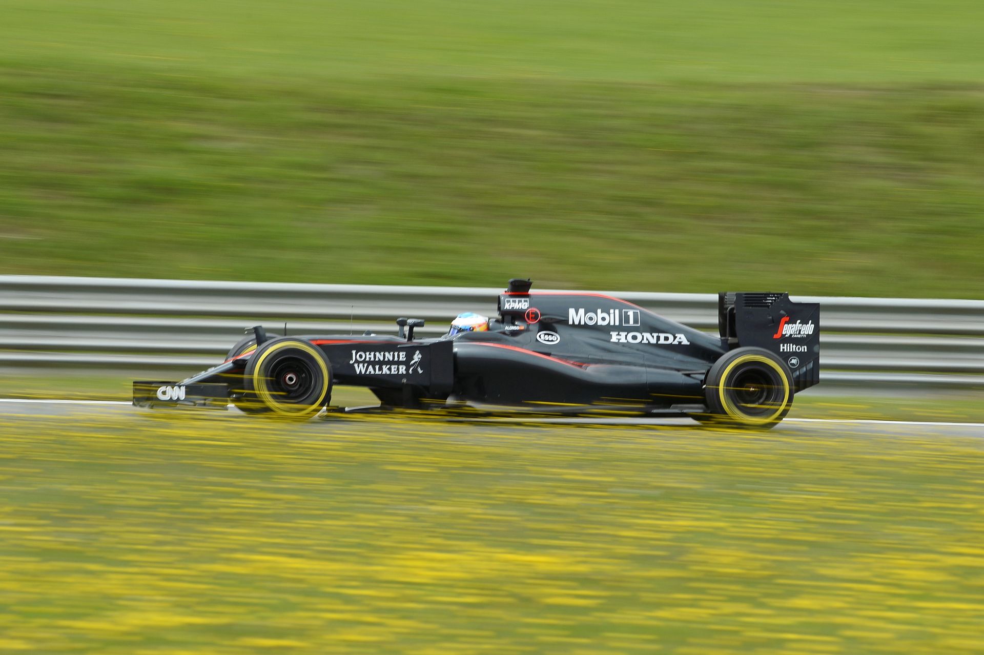 Egy kör Alonsóval a Red Bull Ringen a krákogó McLaren-Hondával
