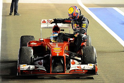Alonso és Webber felejthetetlen taxizása a Szingapúri Nagydíjon