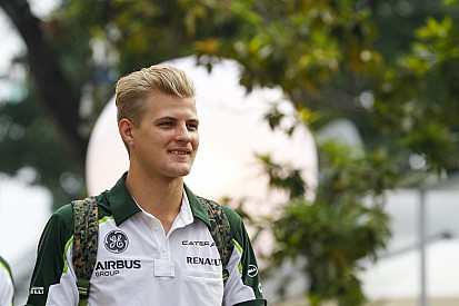 A Caterham ajtaja nyitva áll Ericsson előtt 2015-re, míg Kobayashi suzukai szereplése nem biztos