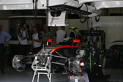A McLaren 100%-ig elégedett Fernando Alonsoval és Jenson Buttonnal