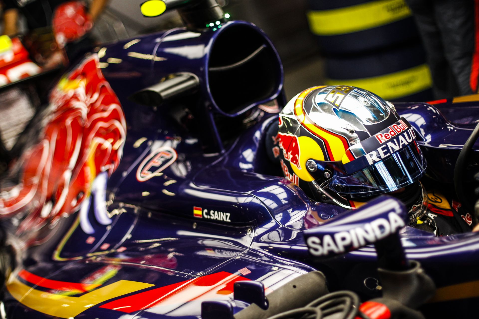 Sainz-parádé a Spanyol Nagydíjon: Keményet ment a Toro Rosso újonca