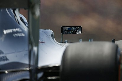 Rosberg nézte a visszapillantót, de senki sem volt benne: Hamilton nem volt ilyen boldog
