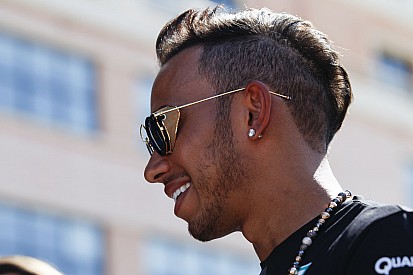 Hamilton nyerte az első edzést Monacóban Verstappen és Ricciardo előtt! HOPPÁ! Vettel 4.