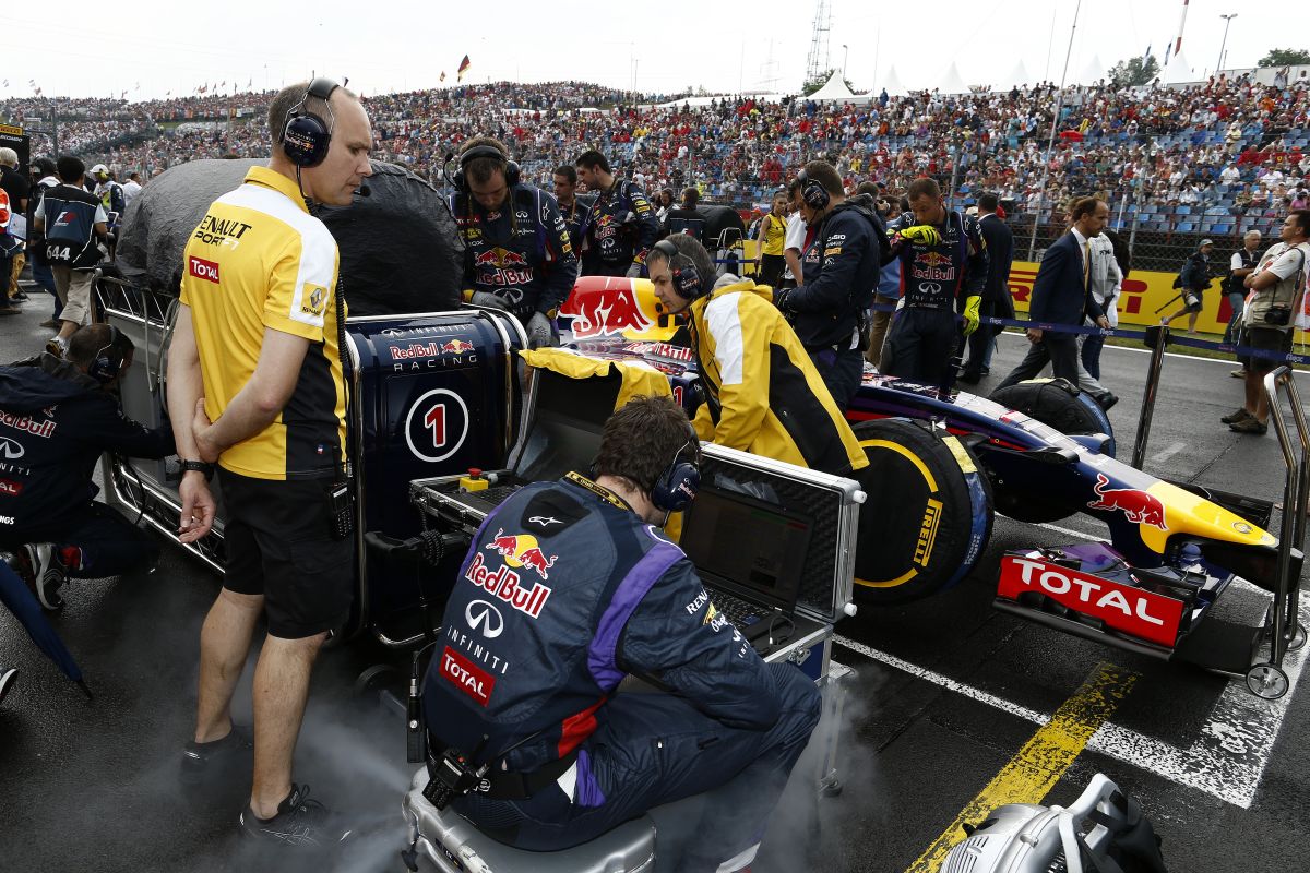 Remekül sikerült Vettel Magyar Nagydíja - jó lenne kémkedni egyet a Mercedesnél