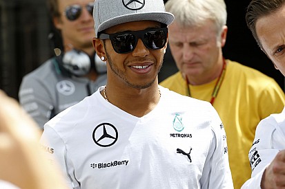 Hamilton: Ha gondom van Rosberggel, majd én azt megbeszélem vele
