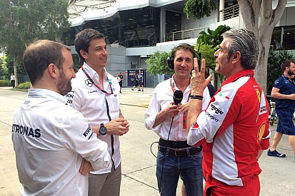 Ez most egy sokkal normálisabb F1-bajnokság: két csapat harcol a győzelemért