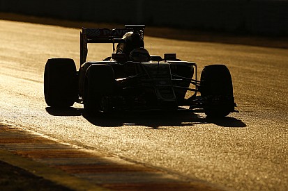 A Lotus megérkezne a Williams nyakára!