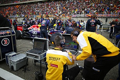 Nem veszekszik a Red Bull és a Renault - 1-2% teljesítmény az üzemanyag révén