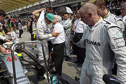 Bernie Ecclestone megmondja a tutit: „Mindenemet a Mercedesre tenném!”