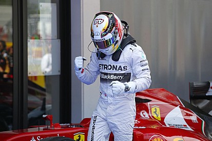 Hamilton elaludt ma reggel, a Red Bull versenyzői nagyjából ott vannak