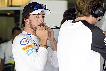 Alonso már nem sokáig fog a Q1 után interjúzni: jó irányba tart a McLaren