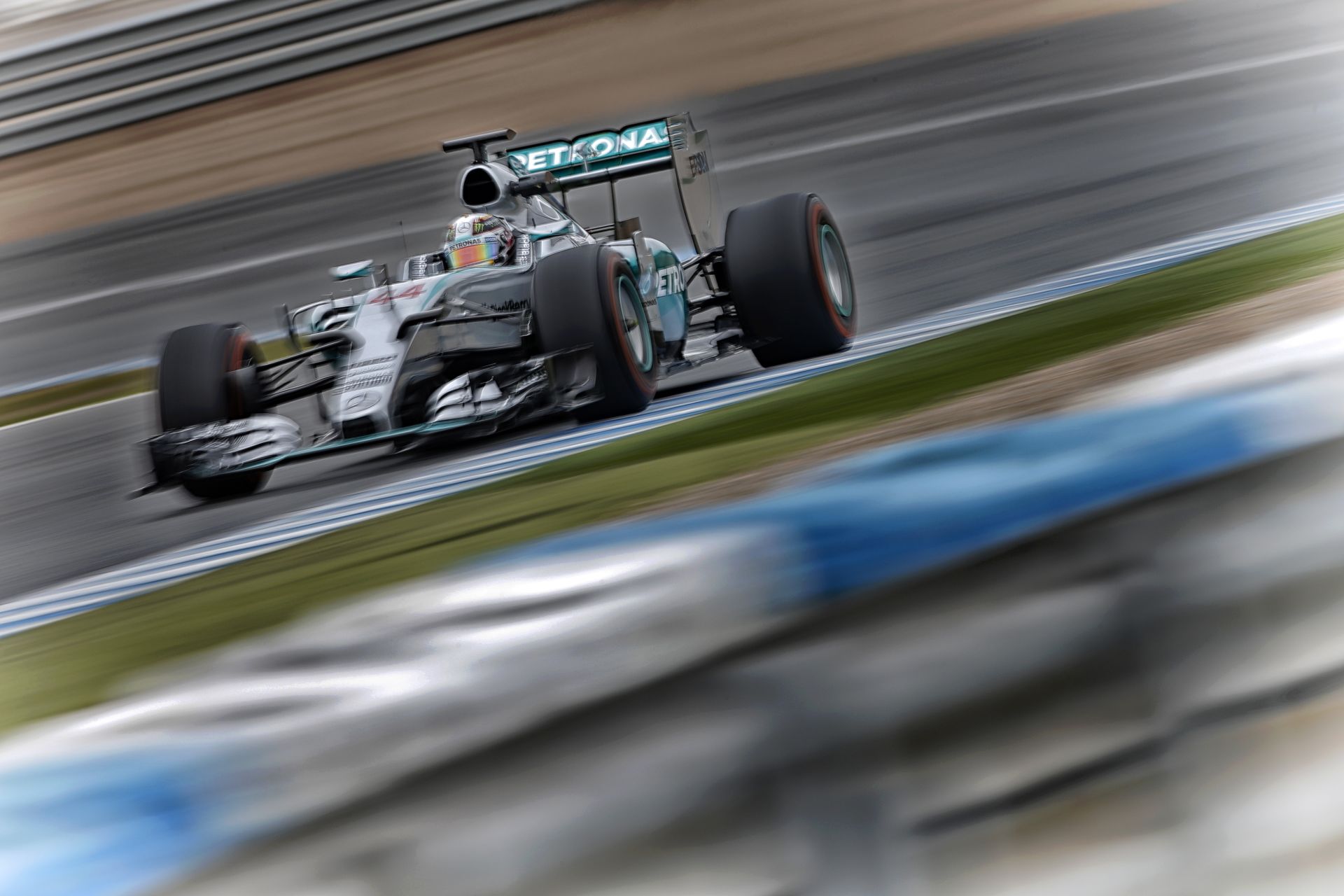Folytatódik a teszt Jerezben: Raikkönen, Alonso, Massa, Rosberg, Ricciardo…