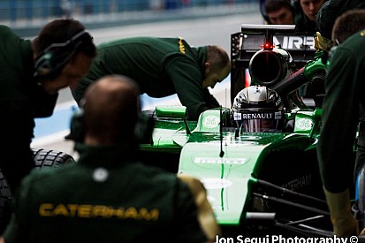 Táblázatban az eddig elhasznált motorkomponensek: rosszul áll a Caterham szénája