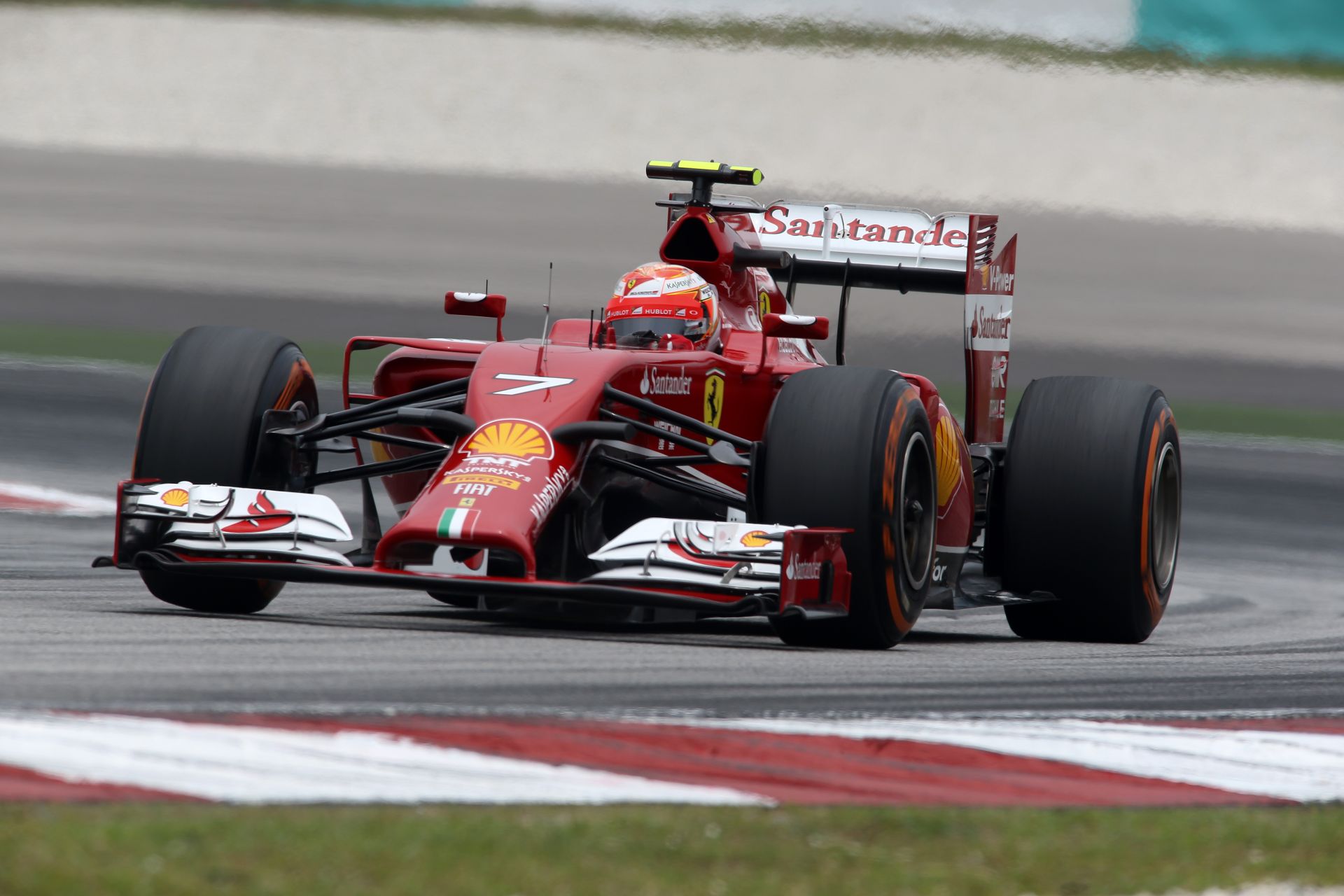 Raikkönen: Jó lenne egy versenyképesebb Ferrari Bahreinben