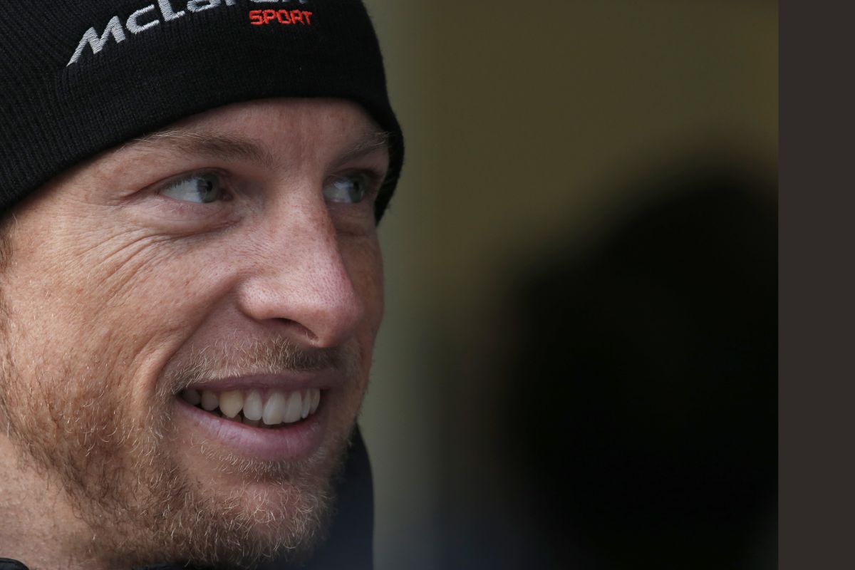 Button: nem nyerjük meg az első futamot és dobogóra sem állunk Melbourne-ben