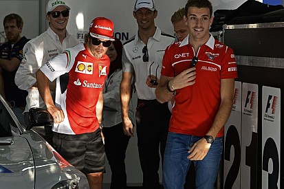 Nem Domenicali csinálta az első szárnyat, így az F14T sem gyorsul 1 másodpercet Kínában