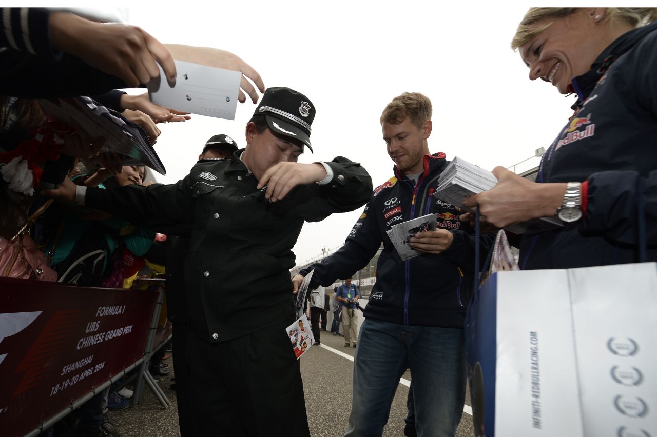 Csoda lenne, ha a Red Bull a Mercedes közelében autózna: Vettel reális célt tűzött ki
