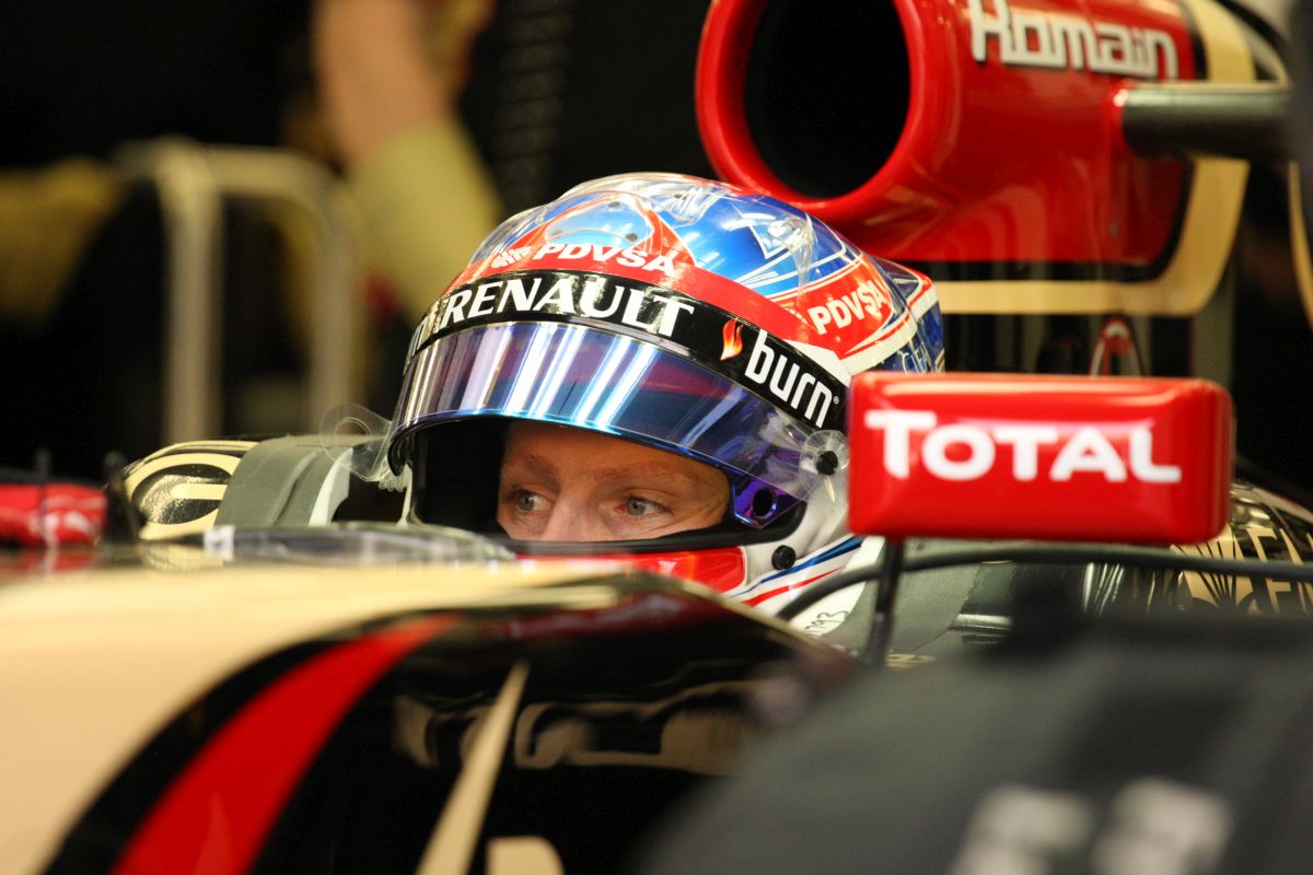 Vettel és a Red Bull küzd a technikával, de nincs egyedül: képek a 3. napról (frissítve)